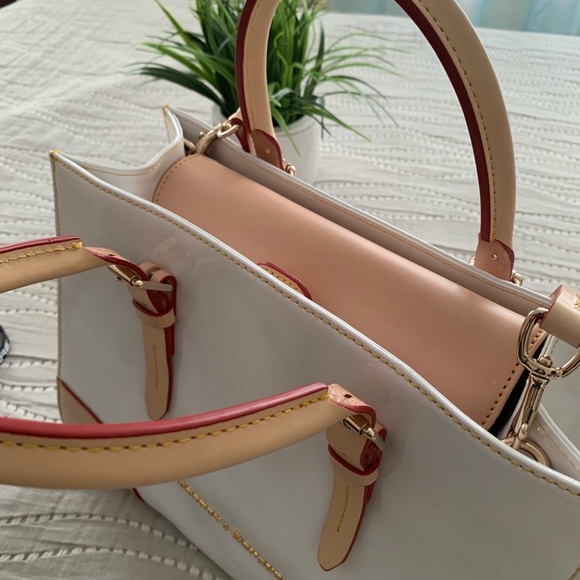 Dooney and Bourke patent Janine satchel handbag - Picture 3 of 8